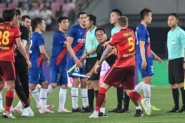 直播吧：四川男篮给景菡一提供多年顶薪合同 球员也认可这份合同